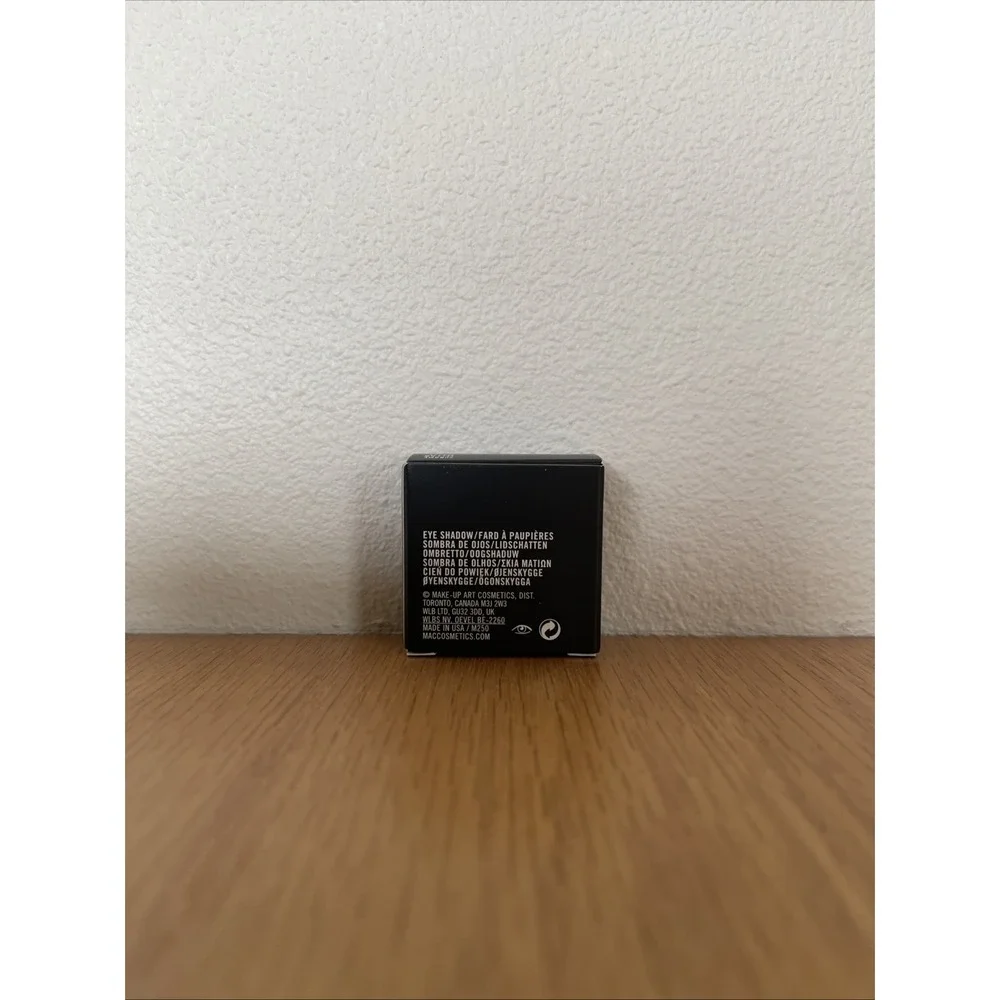 MAC Eye Shadow Matte Chrome Yellow 1.5g / 0.05oz – Full Size – New in Box